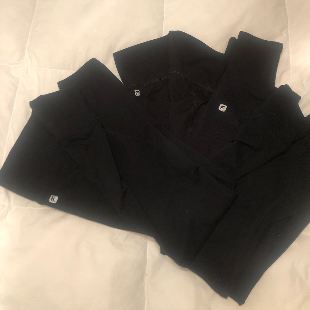 black leggings.